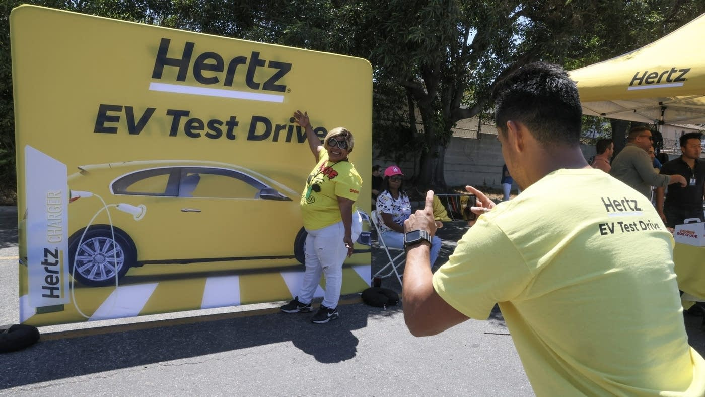 A picture of Hertz test drives on a banner.